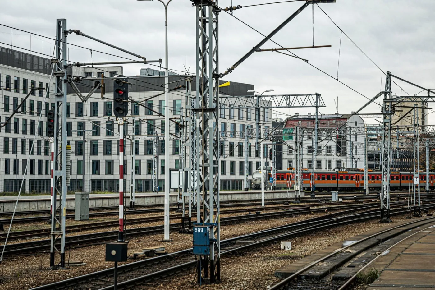 Feszültséghez közeli munkavégzés szabályai — villamos hálózat kezelő képzés